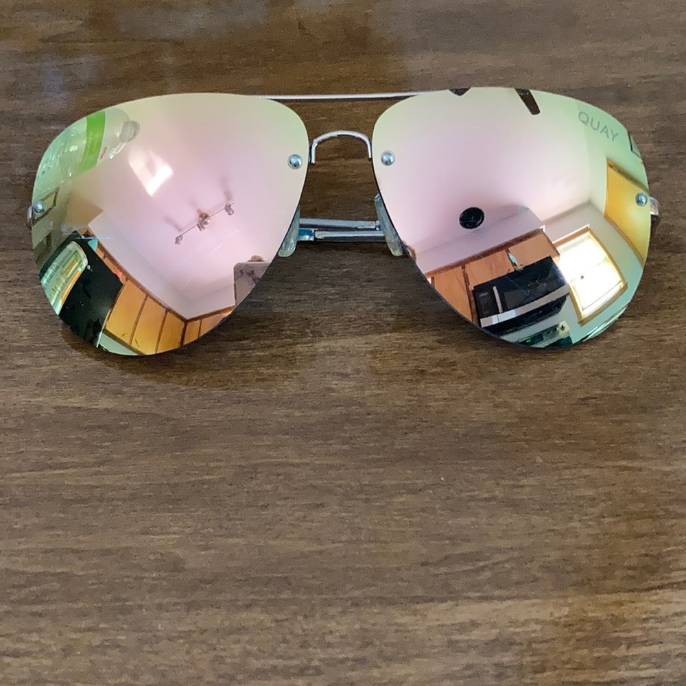 quay rose gold aviator